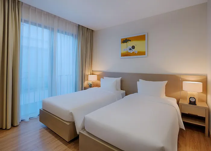 Resort Royal Lotus & 4*