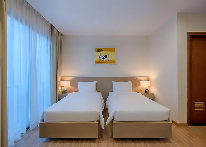 Royal Lotus & Khu nghỉ mát 4*
