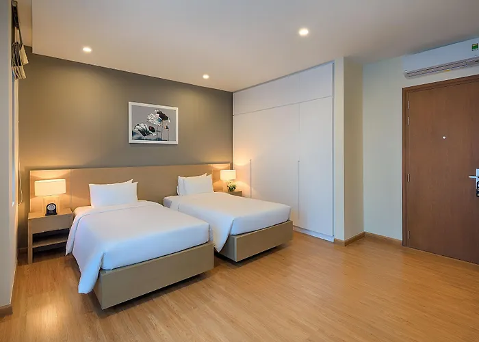 Royal Lotus & Khu nghỉ mát 4*