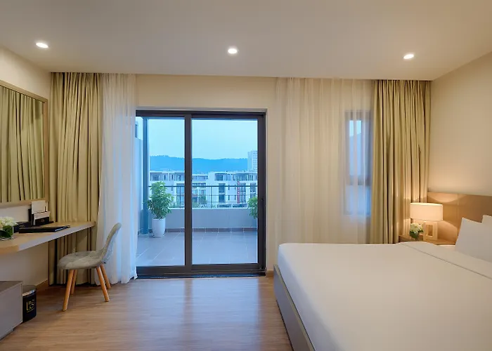 Royal Lotus & 4* Hạ Long