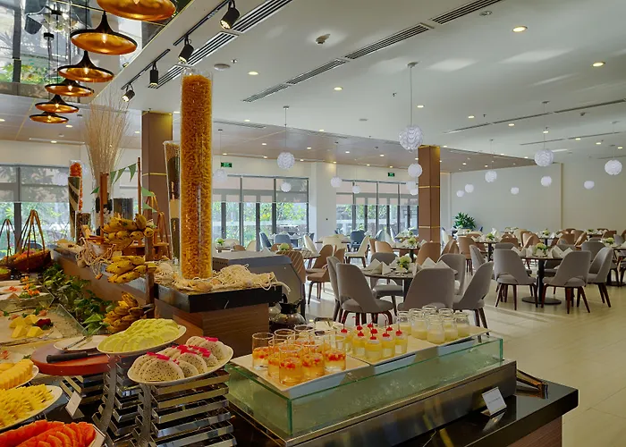 Royal Lotus & Khu nghỉ mát Hạ Long