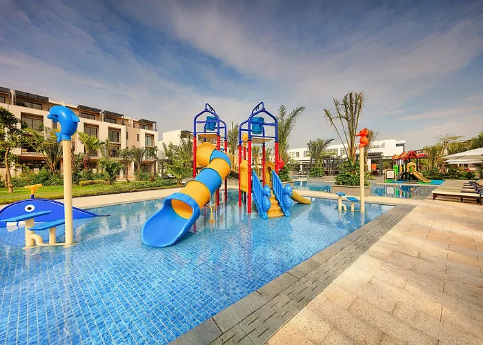 Khu nghỉ mát Royal Lotus & 4*