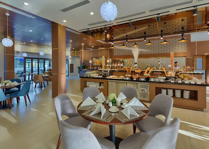 Khu nghỉ mát Royal Lotus & 4*